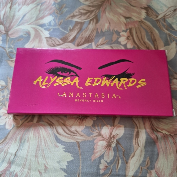 70. ANASTASIA BEVERLY HILLS ALYSSA EDWARDS PALETTE... - Picture 1 of 4